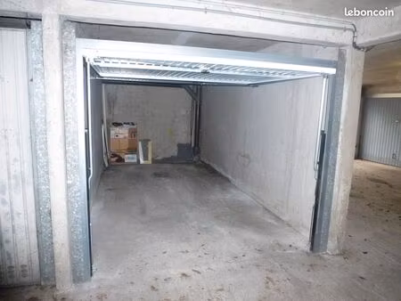 location garage sécurisé ( pour motos uniquement )