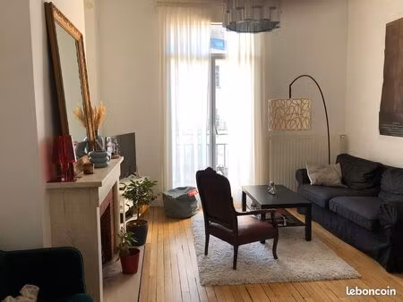 bel appartement avec balcon/terrasse rue nationale