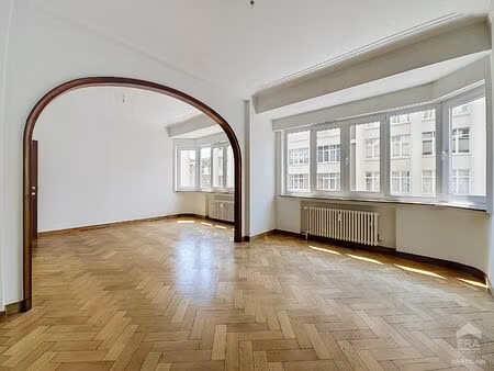 appartement à louer à rond-point de l'etoile 3 ixelles (vbe41592)