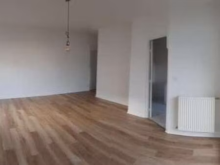 location appartement 3 pièces au mans saint-aubin (72000) : à louer 3 pièces / 72m² le man