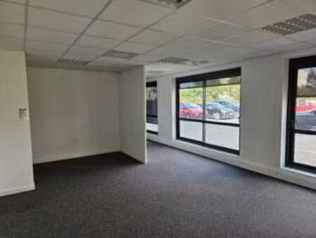 location bureaux et commerces à guérande (44350) : à louer / 49m² guérande