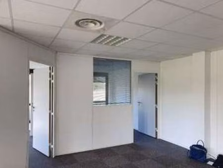 location bureaux et commerces à guérande (44350) : à louer / 77m² guérande