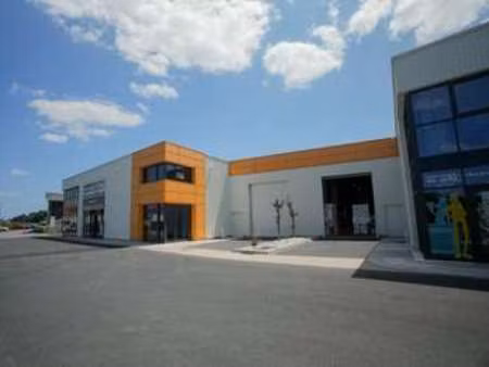 location bureaux et commerces à pornic (44210) : à louer / 454m² pornic