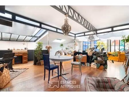 loft avec terrasse dans un ancien atelier