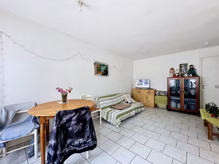 gisors centre - t2 - 35 60 m2 vendu loué