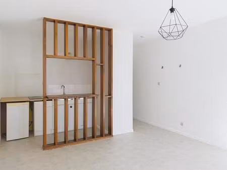 studio - place de la victoire