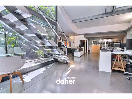 local commercial de prestige