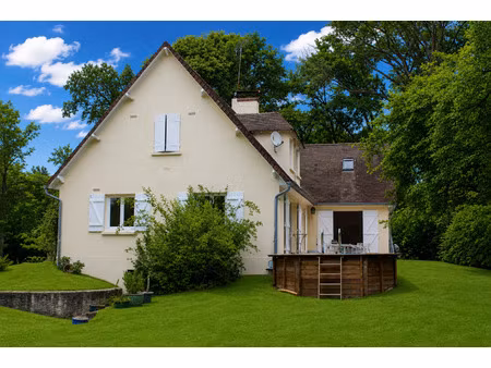 à vendre belle maison familiale de 202 m2 sur un terrain a