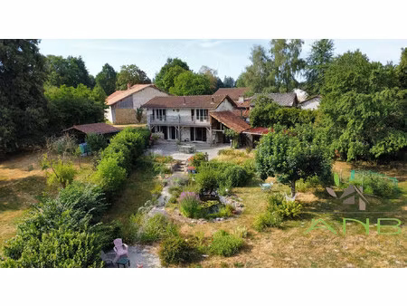 maison de caractère dans un hameau recherché  vue et calme abs