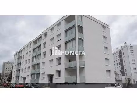 t3 avec balcon et garage