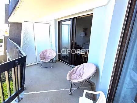 2 pièces de 33 m2 avec balcon et parking - sainte cécile
