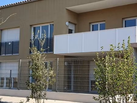 t3 en duplex avec deux parkings et balcon à isle sur la sorgue