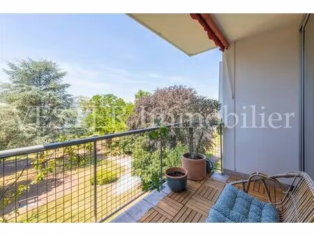 dans un cadre de vie privilégié et exceptionnel  3 pièces avec balcon/terrasse