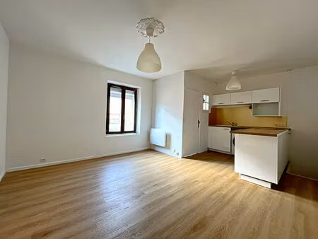 exclusivité nestenn : charmant appartement 2 pièces à louer à clairmarais  reims
