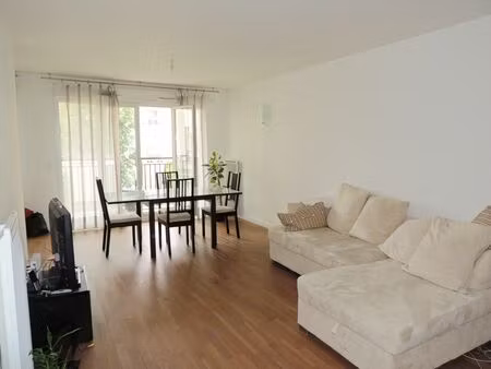 a louer : appartement st cyr l ecole - 3 pièces de 66 40 m2 avec balcon et un box en s/sol