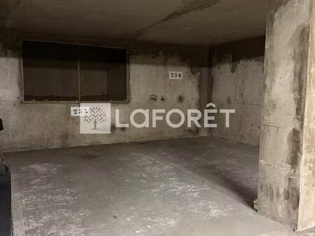 parking / box paris