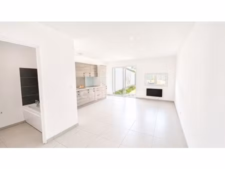 maison rénovée de 66 m² avec jardin et terrasse – denain – 77 000 € fai