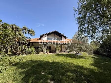 maison 7 pièces - 292 m²
