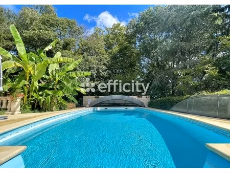 maison 10 pièces - 400 m²