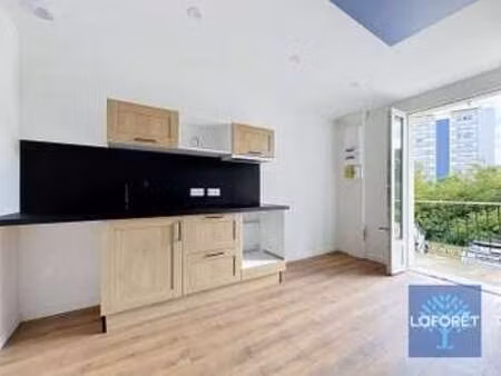 location appartement 2 pièces à la roche-sur-yon centre ville (85000) : à louer 2 pièces /