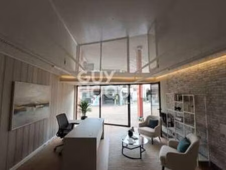 location bureaux et commerces à dinan (22100) : à louer / 32m² dinan