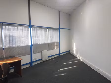 location bureau 100 m² à pantin (93500)