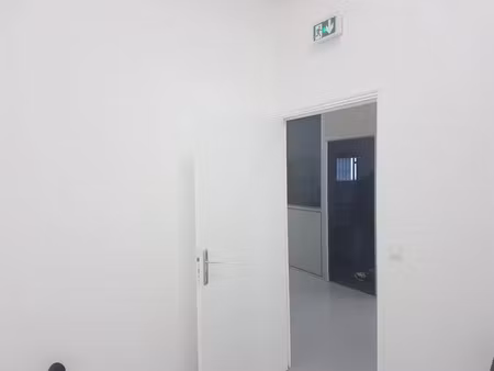 location bureau 16 m² à pantin (93500)