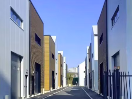 location local industriel 132 m² à bagnolet (93170)