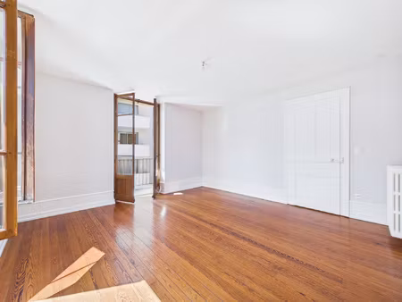 t2 de 56 70m2 centre ville d'aix les bains