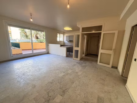 appartement en rdc avec parking en sous-sol et cave