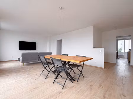 a vendre - appartement t5 de 95 m² refait à neuf avec balcons et cave à trélazé