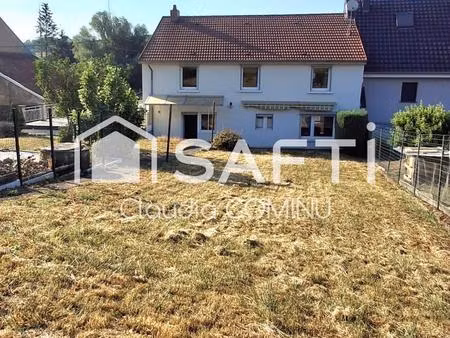 charmante maison semi-mitoyenne d’environ 168 m²  édifiée sur un terrain de 1 500 m²  offr