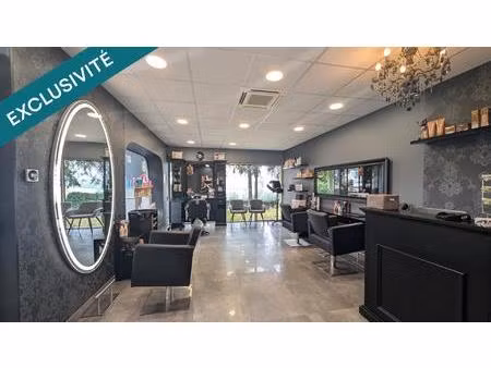 salon de coiffure / maison à castelnau sur gupie