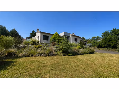 maison chateaugay 5 pièces environ 160 m² - piscine et terrain