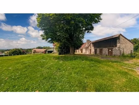 salagnac fermette avec plus de 2 hectares de terrain et dépendances