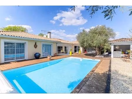 maison t6 de 222m² à léognan