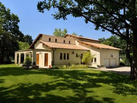 maison d'architecte de 193 m² - 7 206 m² de terrain