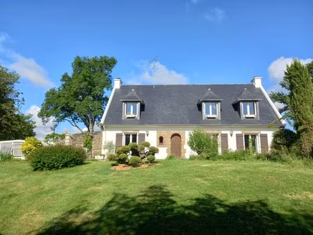 montigné le brillant - propriété 200m² - 5 chambres - 4800m² - piscine