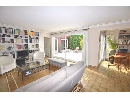 91700 - plain-pied de 9 pièces - 230 m²