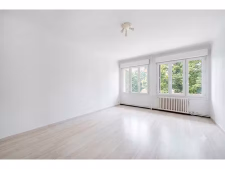 appartement apt 3 pièce(s) 80m2