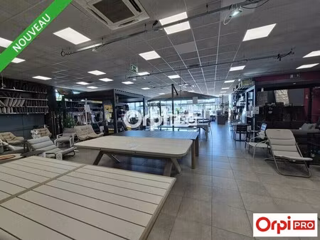 location commerce bourg les valence 26500 1105m²