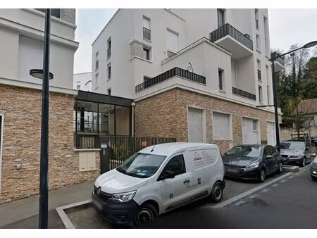 location commerce poissy 78300 132m²