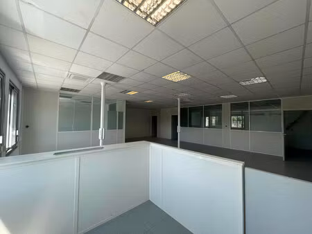 location bureaux 132 m²