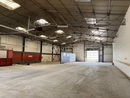 location entrepôt saint germain du puy 18390 635m²