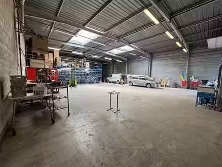 vente local d’activités 561m²