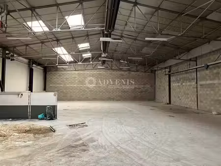 location local d’activités saint germain du puy 18390 815m²
