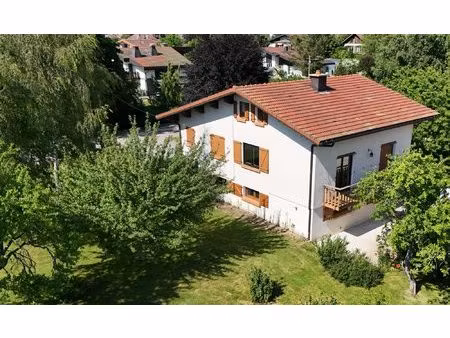 maison individuelle à fort potentiel avec terrasse et jardin ?