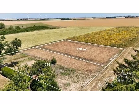 terrain à bâtir 770m² à la campagne