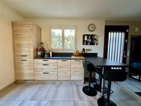 cahors -quartier residentiel maison avec garage et jardin
