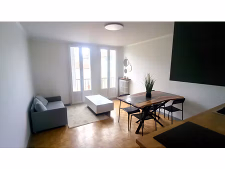 charmant t2 meublé de 30m2 à limoges - avec place de parking